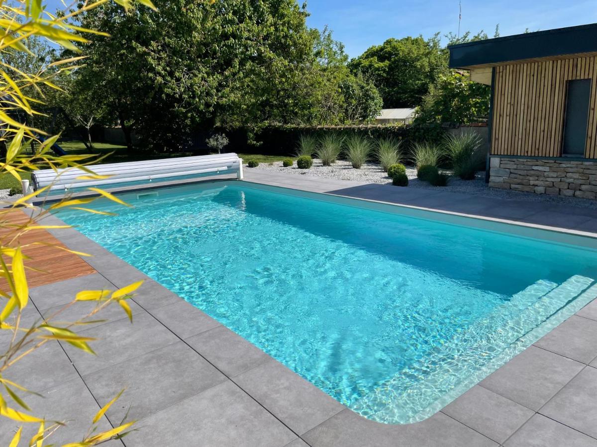 Apartment Appart-hotel N 3 Avec Terrasse, Piscine, Petit-dejeuner Et Parking Prive Chouzelot