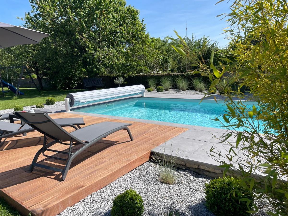 Appart-hotel N 3 Avec Terrasse, Piscine, Petit-dejeuner Et Parking Prive Appartement