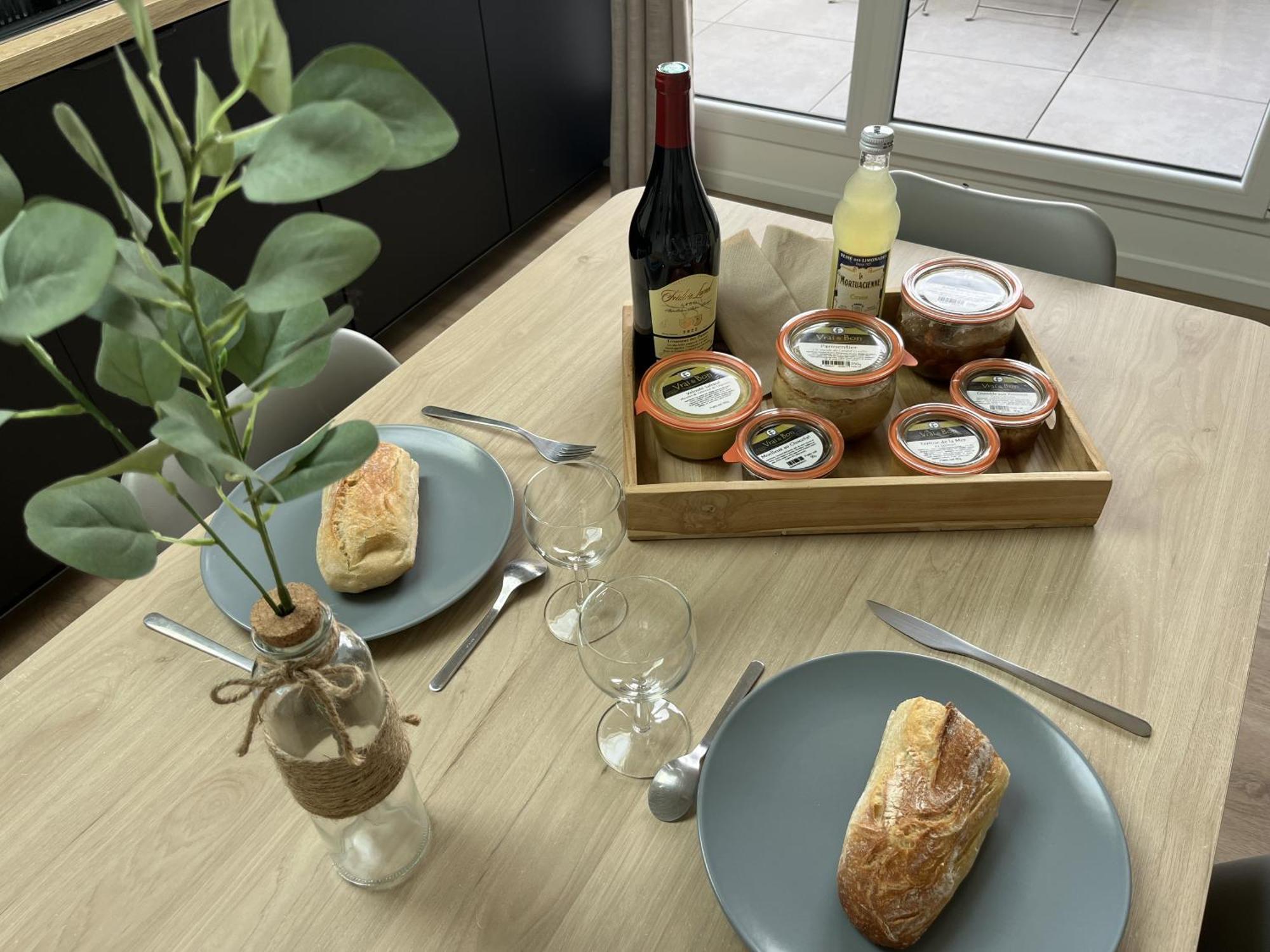 Appart-hotel N 3 Avec Terrasse, Piscine, Petit-dejeuner Et Parking Prive *