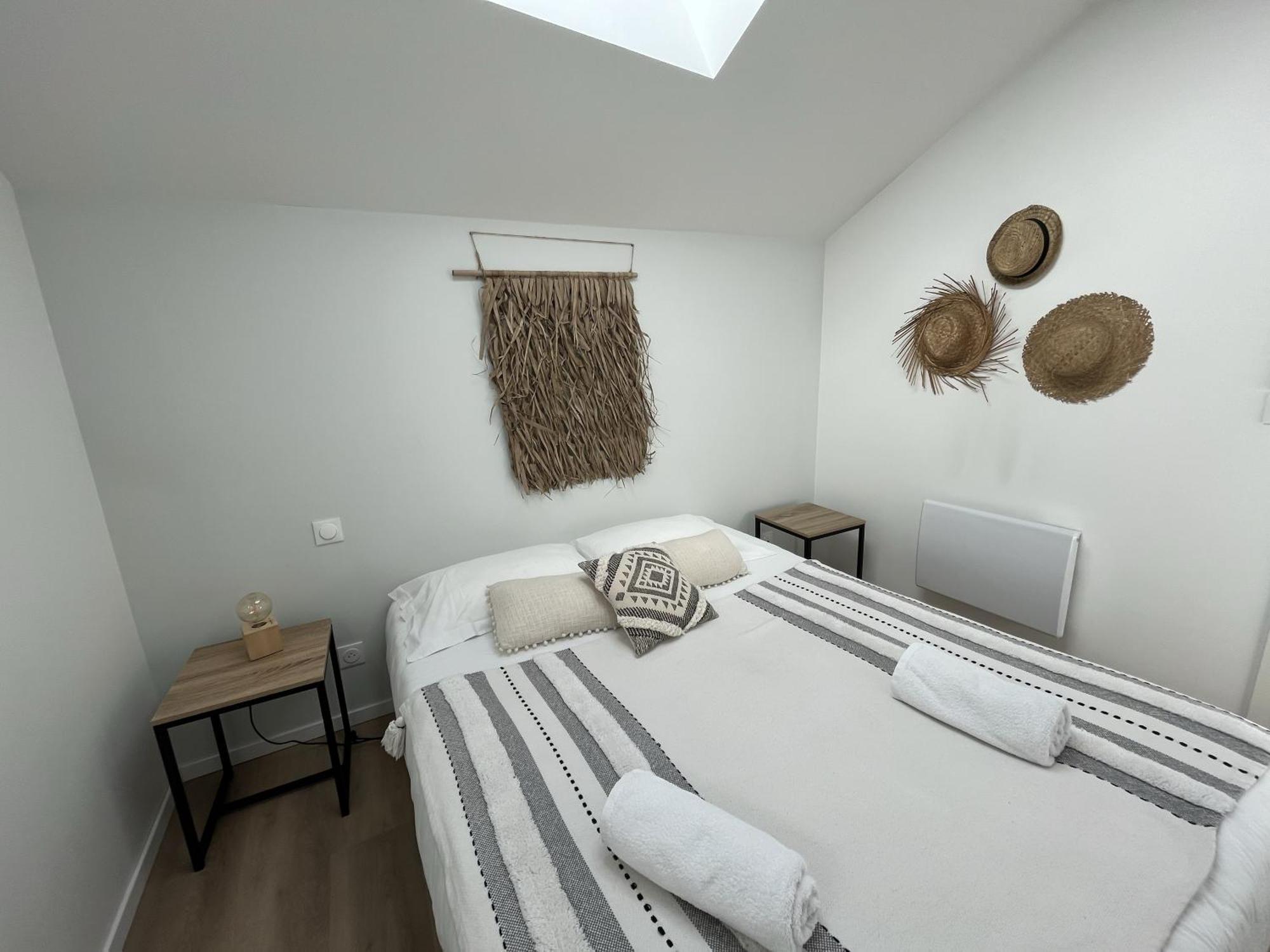 Appartement Appart-hotel N 3 Avec Terrasse, Piscine, Petit-dejeuner Et Parking Prive *
