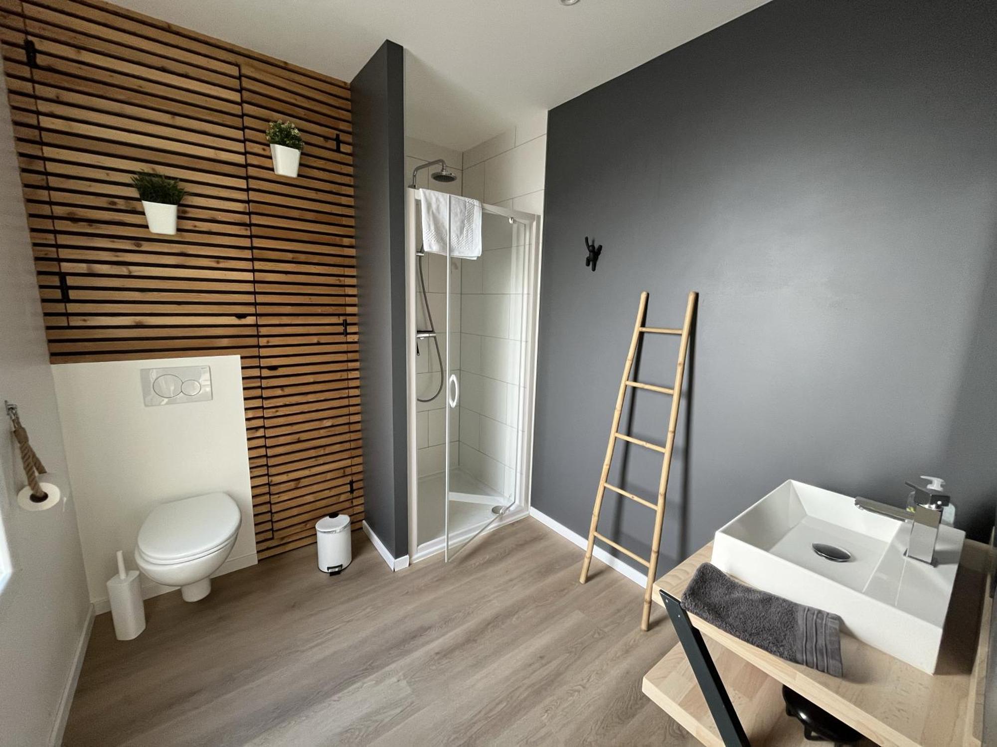 Appart-hotel N 3 Avec Terrasse, Piscine, Petit-dejeuner Et Parking Prive Chouzelot